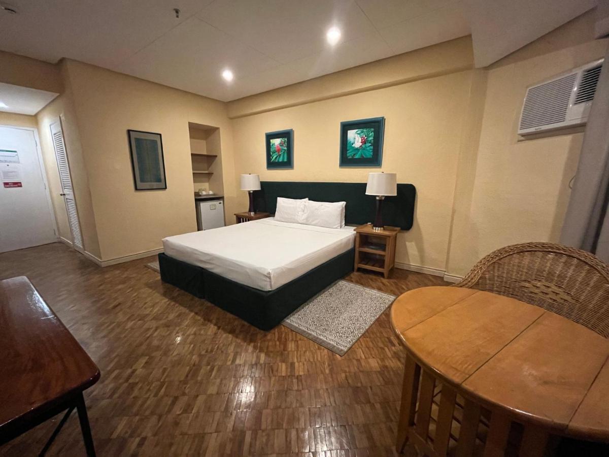 Coco Grande Hotel Dumaguete City Exterior photo