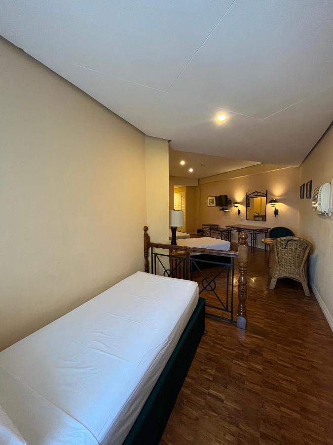 Coco Grande Hotel Dumaguete City Exterior photo