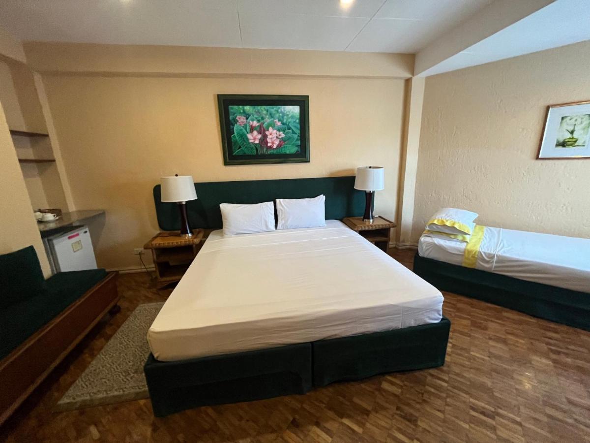 Coco Grande Hotel Dumaguete City Exterior photo